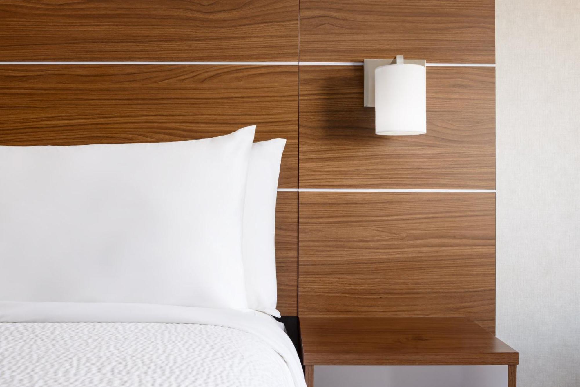 Hotel Express Vegas Stadium Area By Ihg